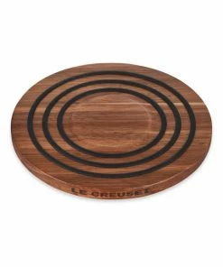Brand new 🤩 Le Creuset Magnetic Wooden Trivet 👍